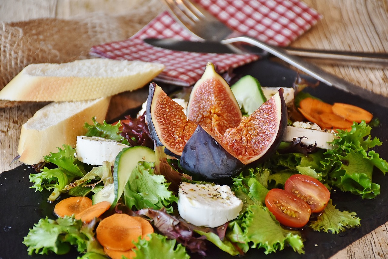 Fig and Goat Cheese Salad salad 1672505 12801