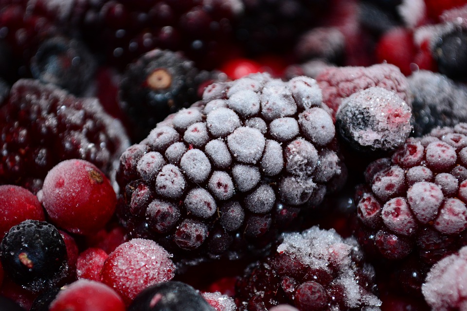 Sweet Ways to Cure an Autumn Cold frozen berries