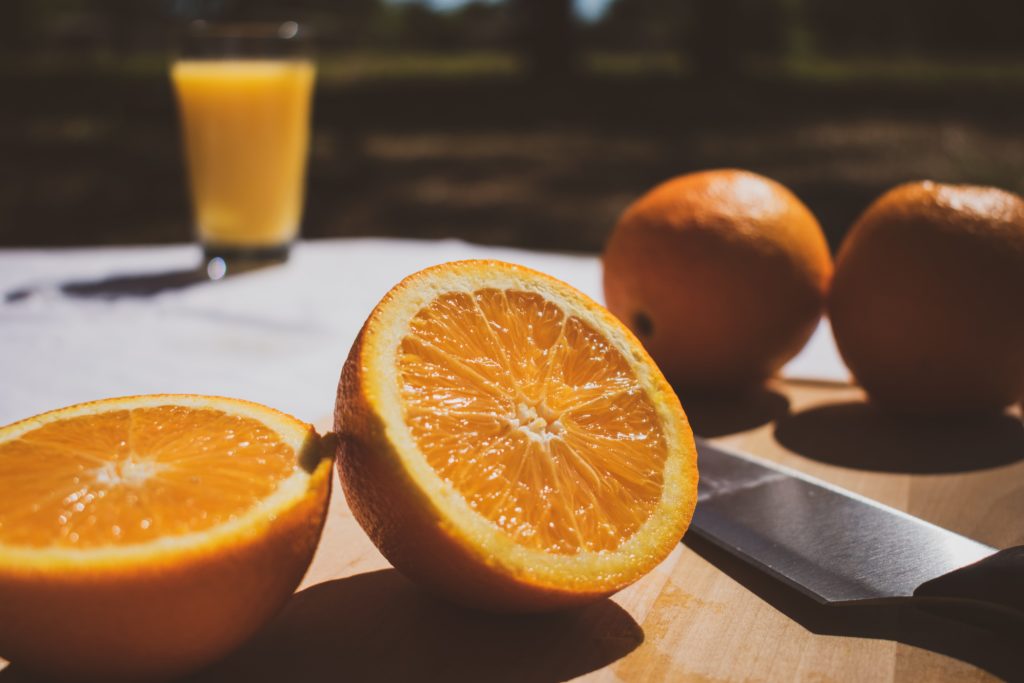 why-you-shouldn-t-drink-orange-juice-in-the-morning-femme4