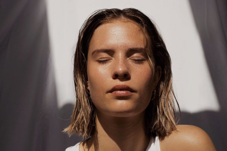 Everything You Need to Know About SPF Skin Protection: Beautician Comments GLOWY SKIN