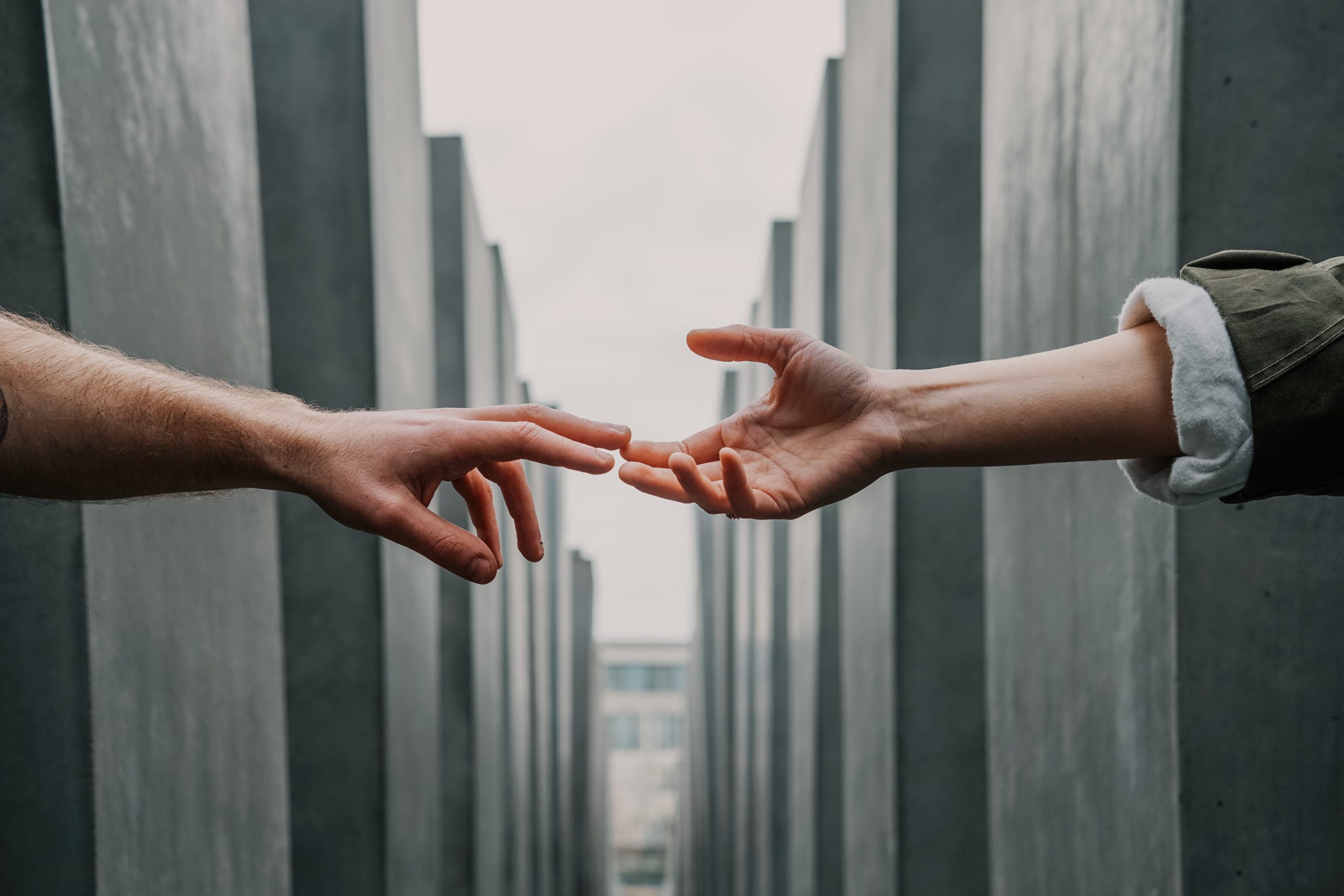 see a psychologist sharing feelings scaled