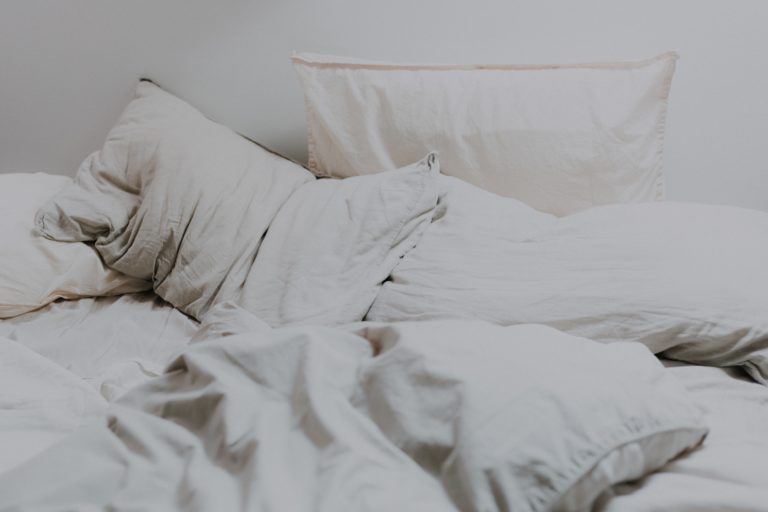 5 Simple Morning Habits to Help You Lose Weight comfortable bed