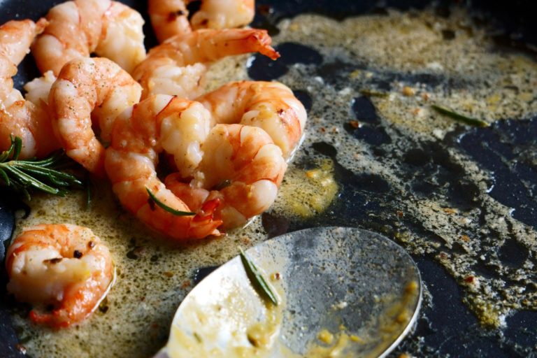 What to Cook with Shrimp: 4 Step-by-Step Recipes Worth Mastering patrik kay jdtkZO jQOU unsplash
