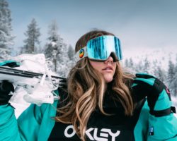 How to Choose the Right Board and Equipment for Snowboarding